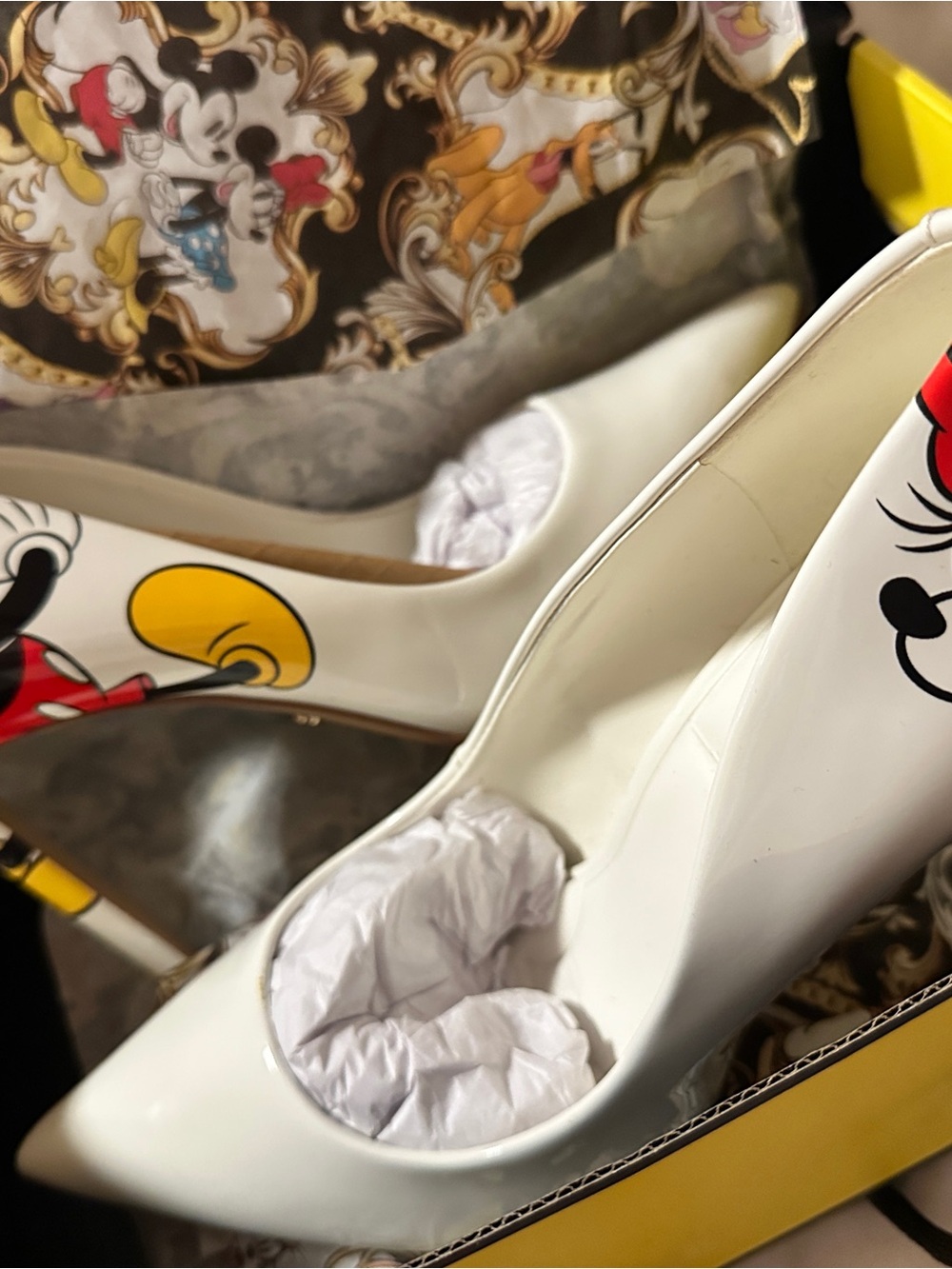 Aldo x Disney White Patent Leather Minnie and Mickey Mouse Pointed-Toe Heels - Picture 9 of 11